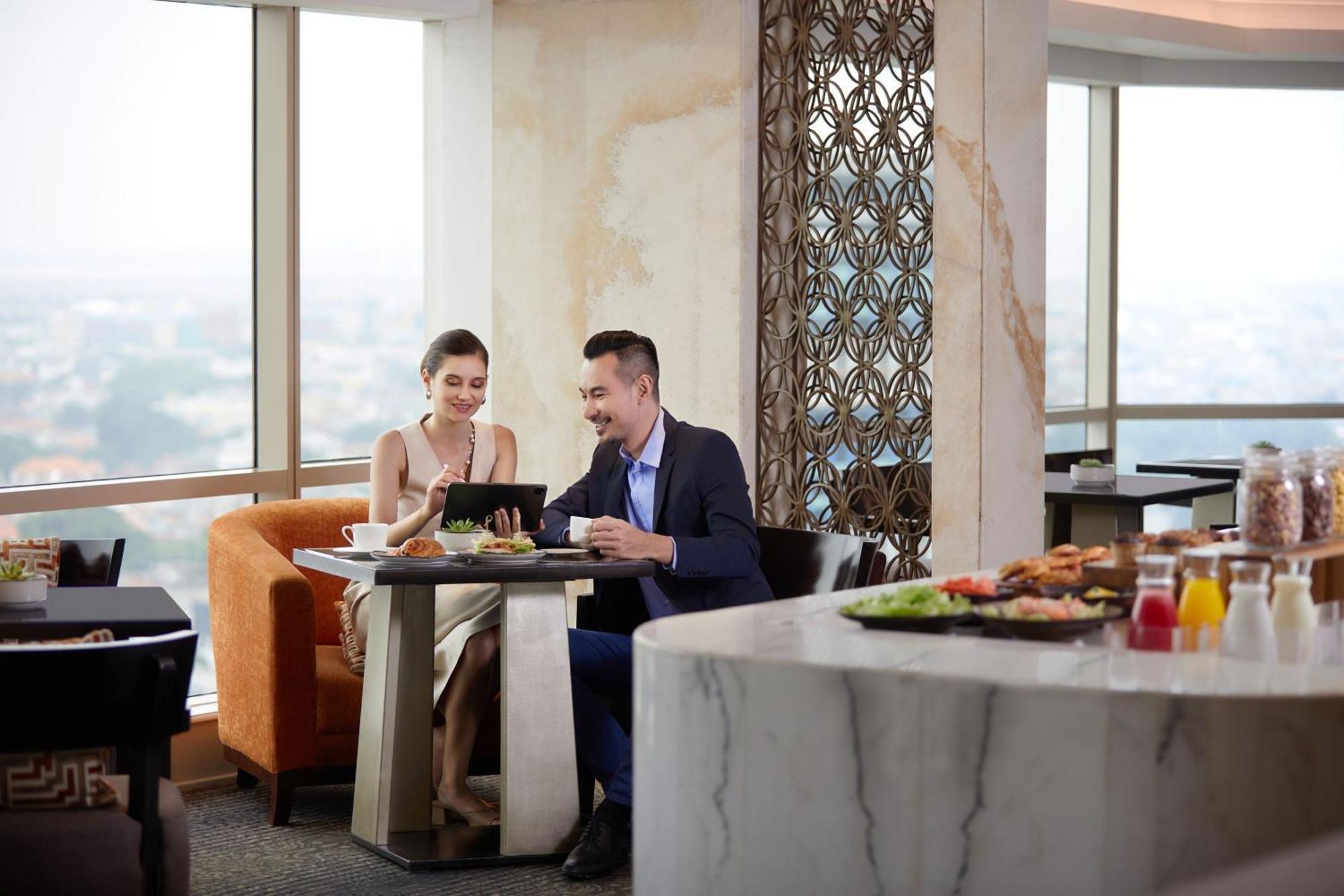 Jw Marriott Hotel Surabaya Ngoại thất bức ảnh